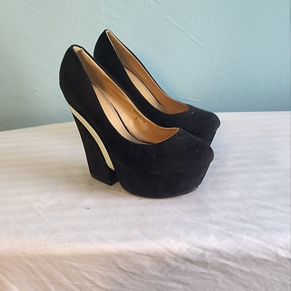 Henry Ferrera wedges. - Picture 2 of 9